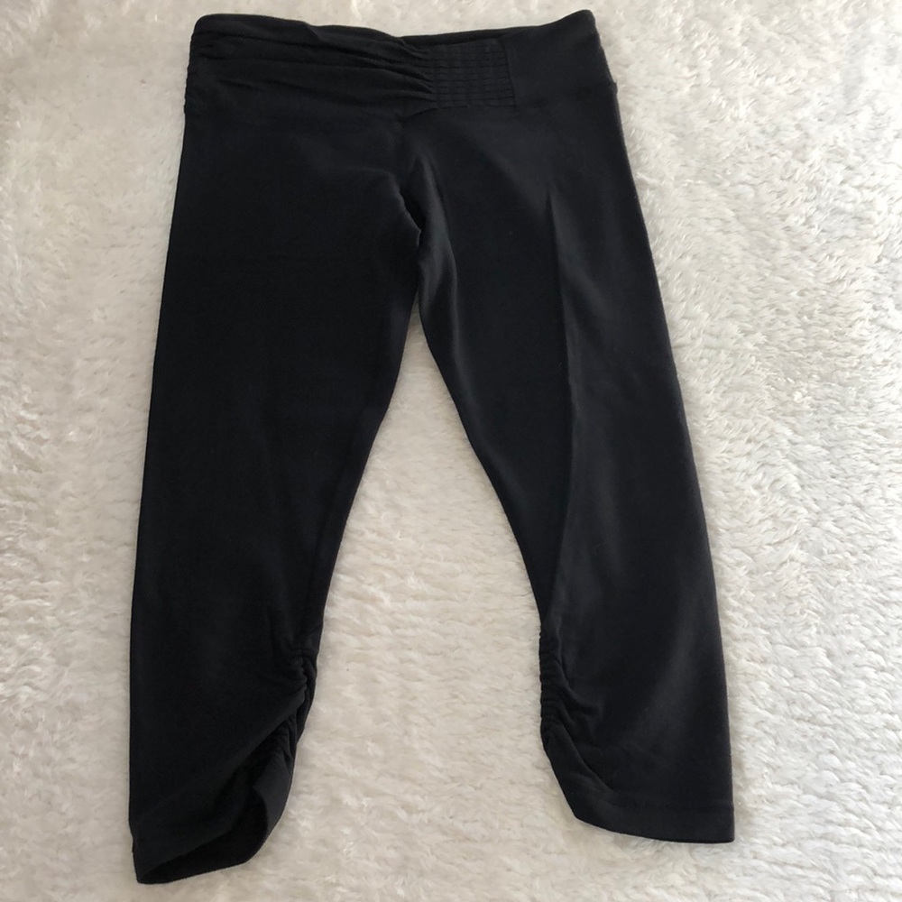 Lululemon Wunder under Crop, sz 6
